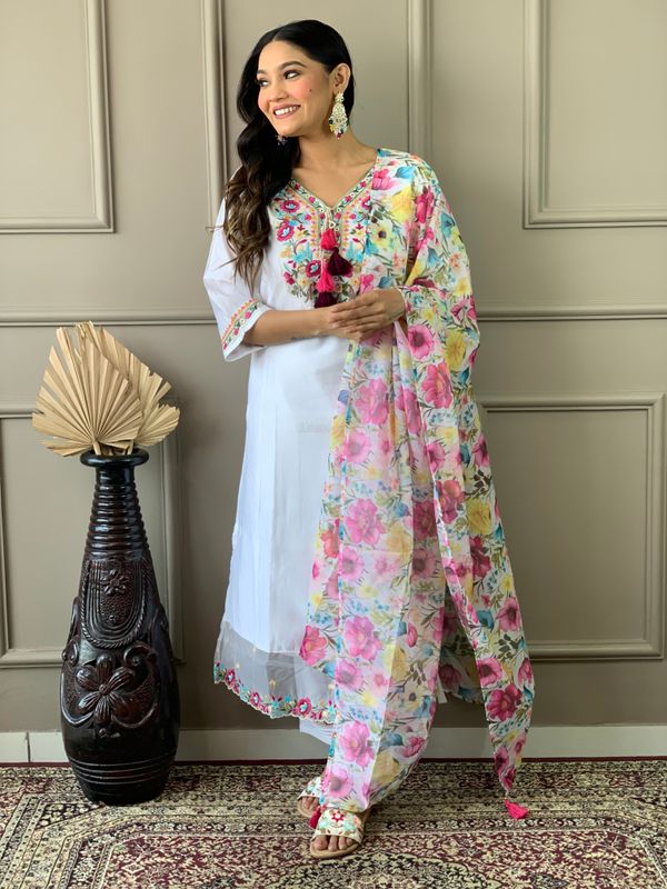 White Chanderi Embroidered Kurta Set with Organza Dupatta