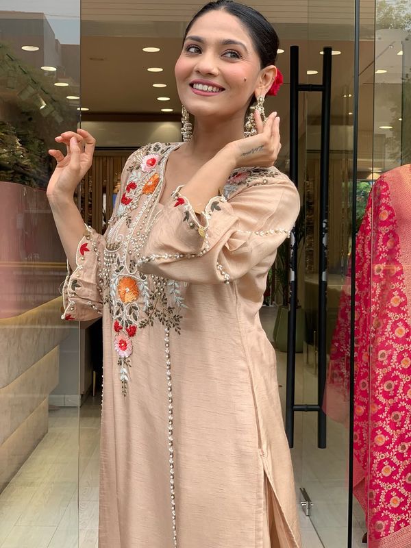 Cream Chanderi Embroidered Kurta Set with Dupatta