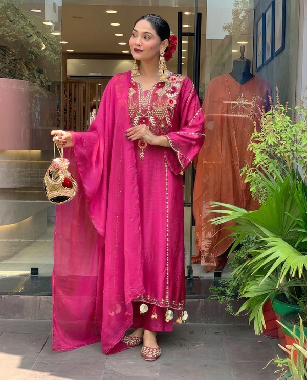 Rani Pink Chanderi Embroidered Kurta Set Dupatta