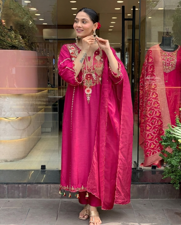Rani Pink Chanderi Embroidered Kurta Set Dupatta
