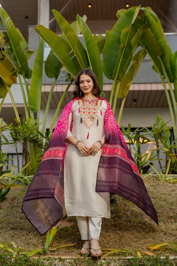 Cream Embroidered Kurta Set with Bandhani Style Dupatta