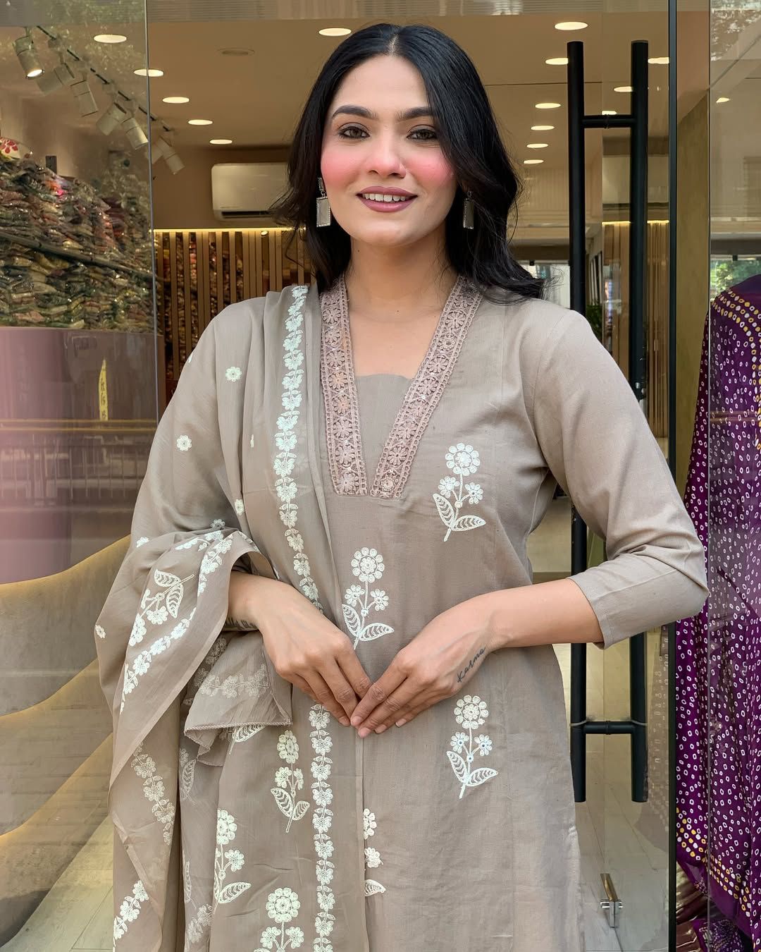 Cream Embroidered Kurta Set with Bandhani Style Dupatta