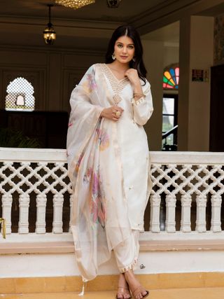 Cream Embroidered Chanderi Kurti Pant Dupatta Set
