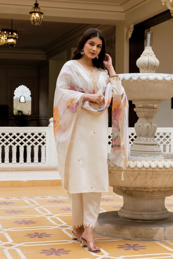 Cream Embroidered Chanderi Kurti Pant Dupatta Set