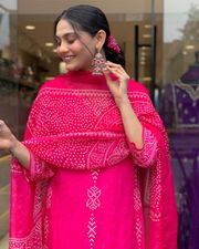 Rani Pink Crepe Embroidered Kurta Pant Dupatta Set - Pink