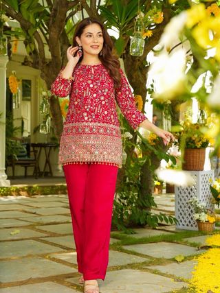 Red Embroidered Crepe Silk Kurta Pant Set for Women