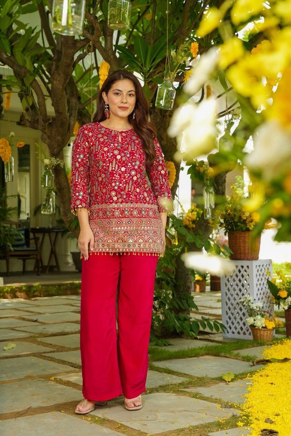 Red Embroidered Crepe Silk Kurta Pant Set for Women