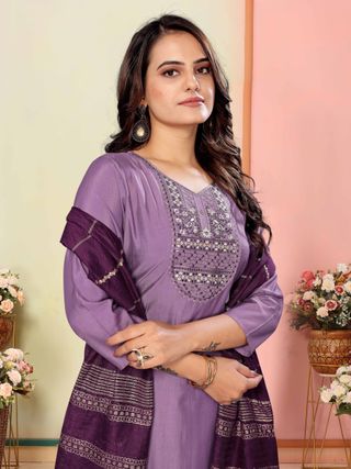 Lavender Silk Embroidered Kurta Pant Dupatta Set