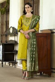Women's Mustard Silk Blend Kurta Set with Dupatta - Mustard